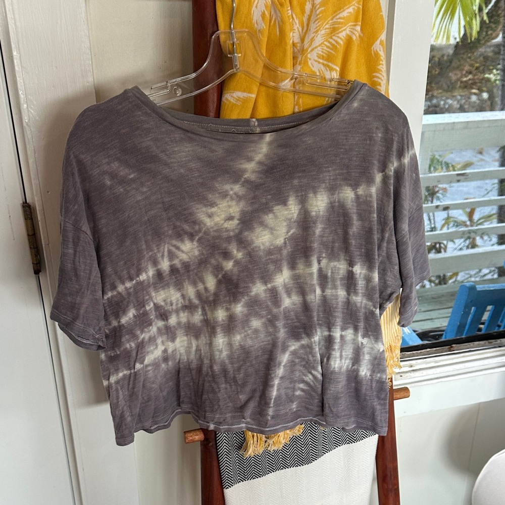 American Eagle Outfitters Tie-Dye Short Sleeve Top - Gray and Cream